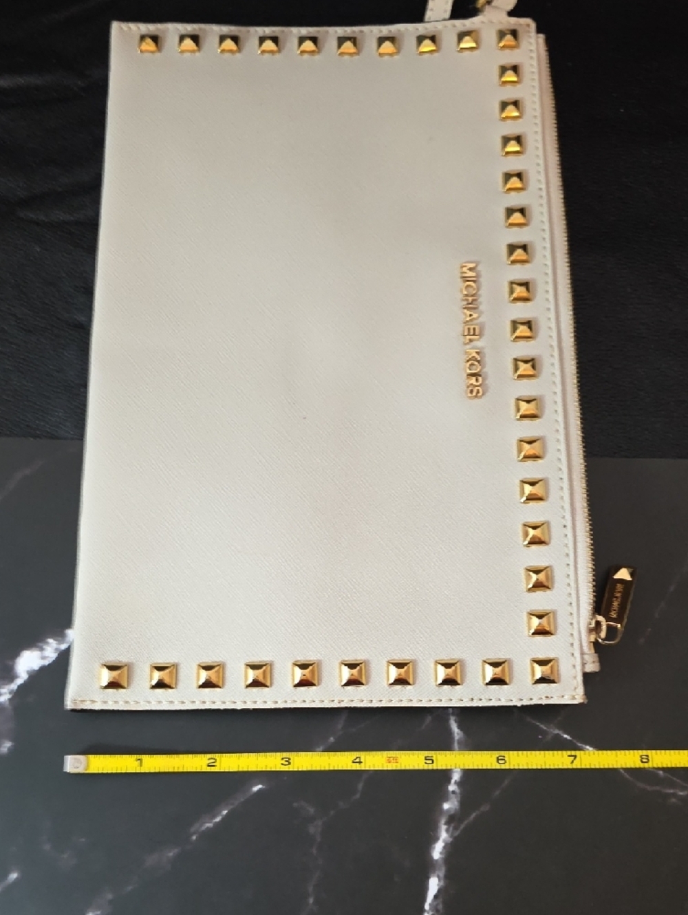 NWT Michael Kors Cream Leather Studded Wristlet with Gold Hardware - Picture 10 of 11